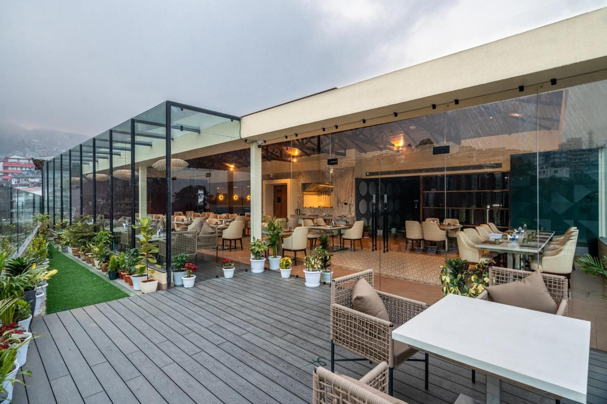 The White Rock Inn & Dine Shillong Eksteriør bilde